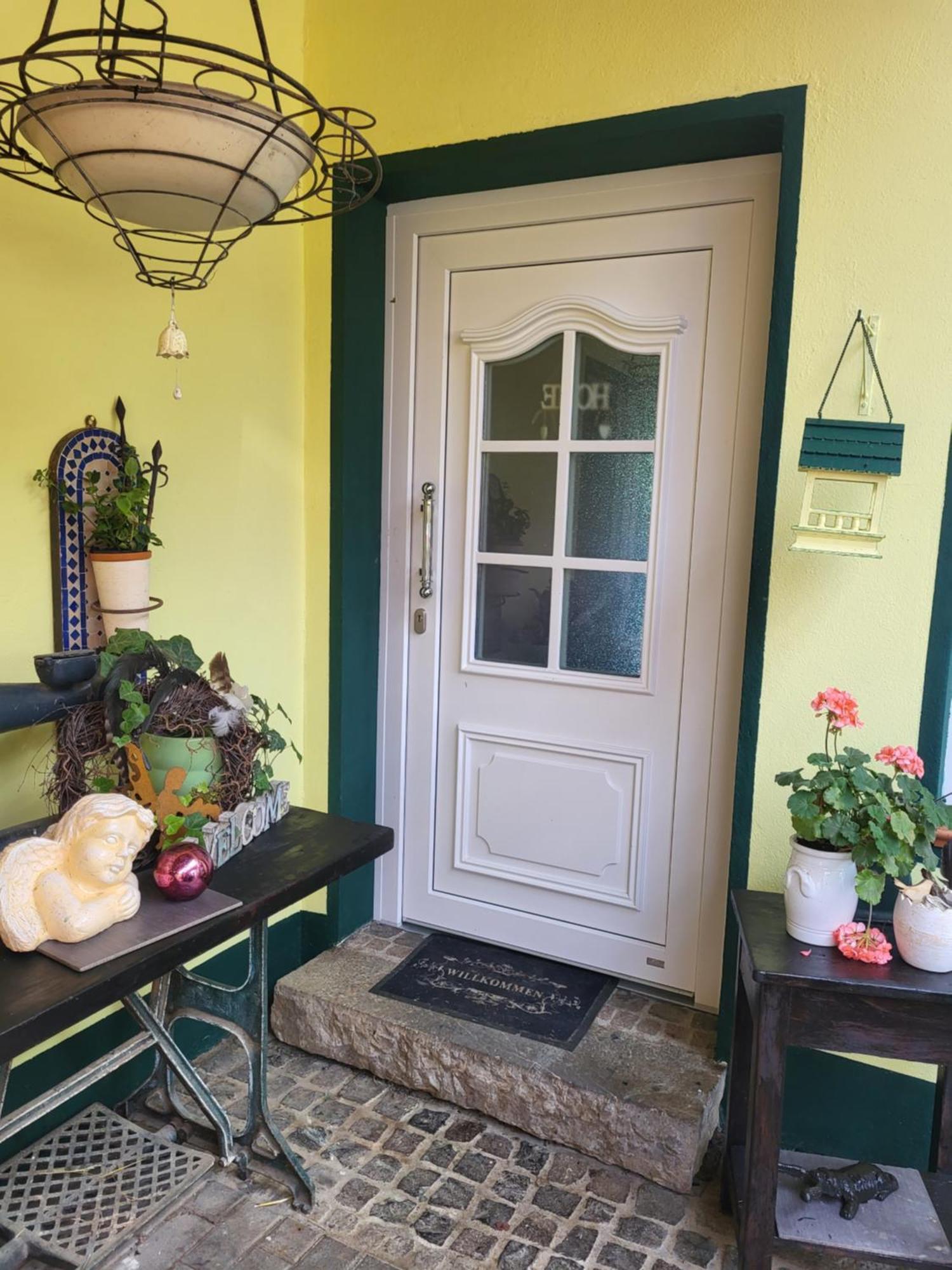 Kleine Einzigartige Ferienwohnung Auf Dem Bauernhof, Direkt In Der Natur Mit Blick Auf Schloss Braunfels Exterior foto